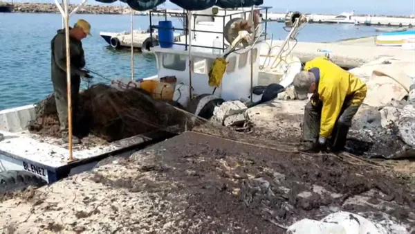 aglardan-balik-degil-camur-cikiyor-saros-korfezinde-balikcilari-tedirgin-eden-goruntu-1650178352527.jpg Ağlardan balık değil çamur çıkıyor! Saros Körfezi'nde balıkçıları tedirgin eden görüntü - 4
