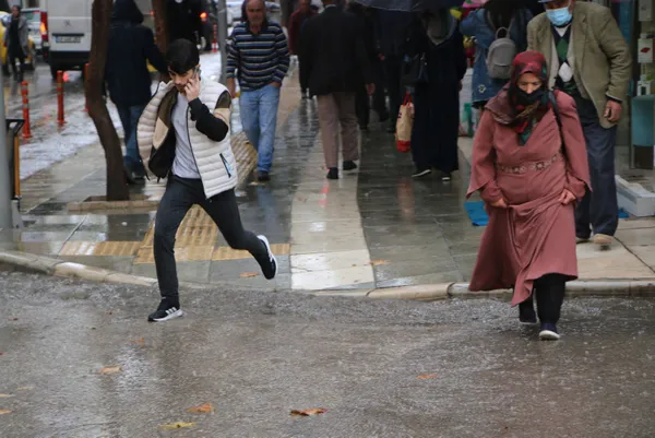 Meteoroloji'den flaş sel uyarısı geldi! O illerde yaşayanlar dikkat | Bugün hava nasıl olacak? 1 Kasım İstanbul, İzmir, Ankara hava durumu - 10