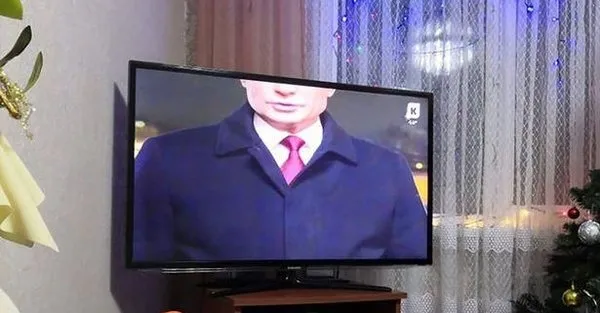 Rusya'da skandal! Kaskad TV Vladimir Putin'in kafasını kesik verdi - 2