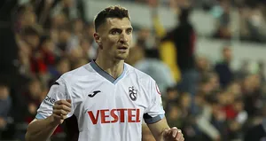 Trabzonspor’a Thomas Meunier müjdesi!