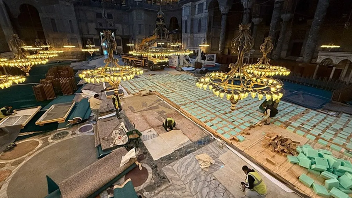 "Ayasofya'ya kamyon sokuldu" iddialarına yönelik açıklama geldi