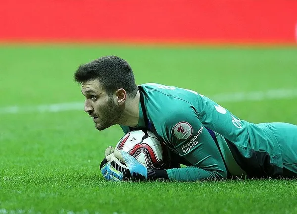 galatasaray-kaleci-transferi-icin-dugmeye-basti-ya-okan-kocuk-ya-da-irfan-can-1639553800176.jpeg Galatasaray kaleci transferi için düğmeye bastı! Ya Okan Kocuk ya da İrfan Can - 5