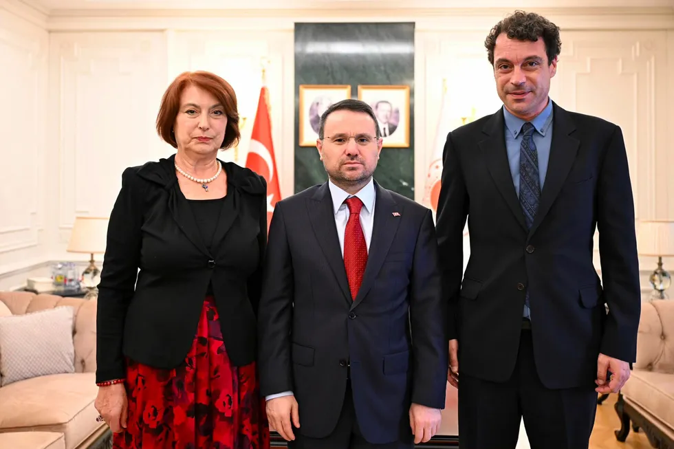 adalet-bakani-akin-gurlek-behcet-oktayin-ailesini-kabul-etti-1786012888257.jpg Adalet Bakanı Akın Gürlek'ten iki kritik görüşme: Behçet Oktay ve Uğur Mumcu dosyaları masada - 3