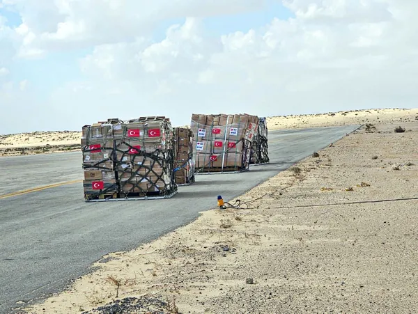 Türkiye’den Gazze’ye ilk insani yardım