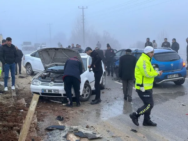 kahramanmarasta-zincirleme-kaza-22-arac-birbirine-girdi-1703759146710.jpg Kahramanmaraş'ta zincirleme kaza: 22 araç birbirine girdi