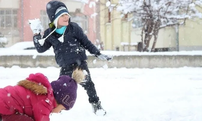 bircok-ilde-egitime-kar-engeli-valilikler-pes-pese-duyurdu-iste-20-martta-tatil-olan-iller-ve-ilceler-1742420385443.jpg Fotoğraf-AA Arşiv