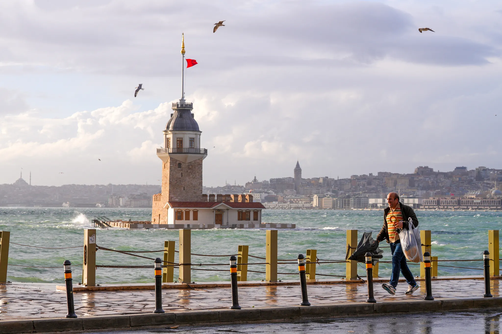 Bir yanda güneş bir yanda yağış: Kuvvetli sağanak kapıda! 25-26 Nisan hava durumu