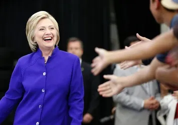 Clinton, Demokrat Parti'nin başkan adaylığını garantiledi