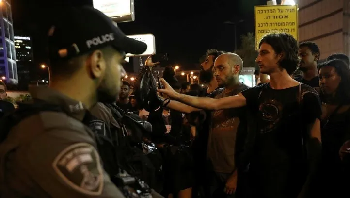 Ultra Ortodoks Yahudiler, İsrail bayrağını yaktı