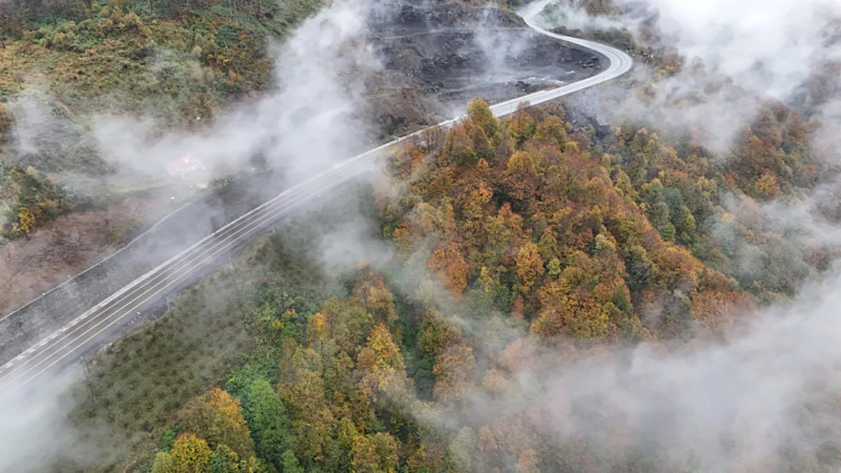 Ordu'da etkili olan sis sonbahar renkleriyle güzel görüntü oluşturdu