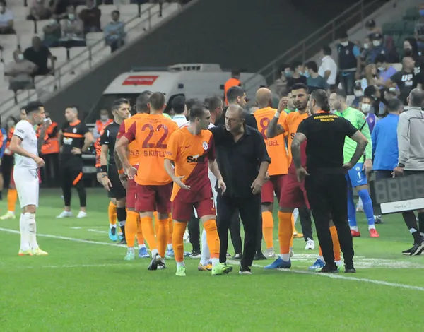 marcaoya-ceza-verilecek-mi-galatasaray-teknik-direktoru-fatih-terimden-flas-aciklama-1629149242444.jpg Marcao'ya ceza verilecek mi? Galatasaray Teknik Direktörü Fatih Terim'den flaş açıklama - 1