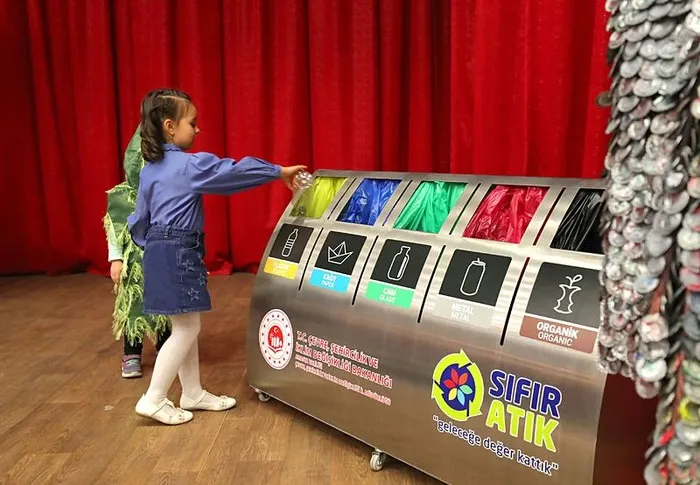 1 Ocak 2025’te resmen başlıyor! Depozito iade dönemi! Şişeler makineye atıldıkça cüzdanlar dolacak