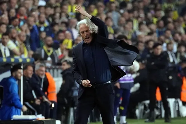 Fenerbahçe Teknik Direktörü Jorge Jesus’tan ’şartlı’ devam kararı: Başkanımız kalmazsa burada olmam