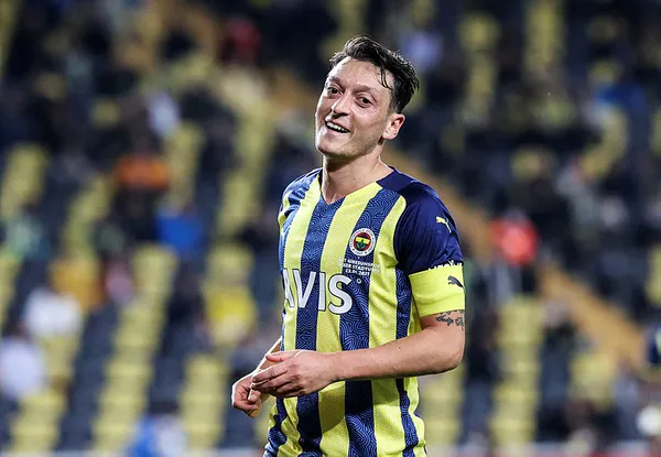 Pereira'dan Trabzonspor maçı için Mesut Özil'e özel görev! - 3