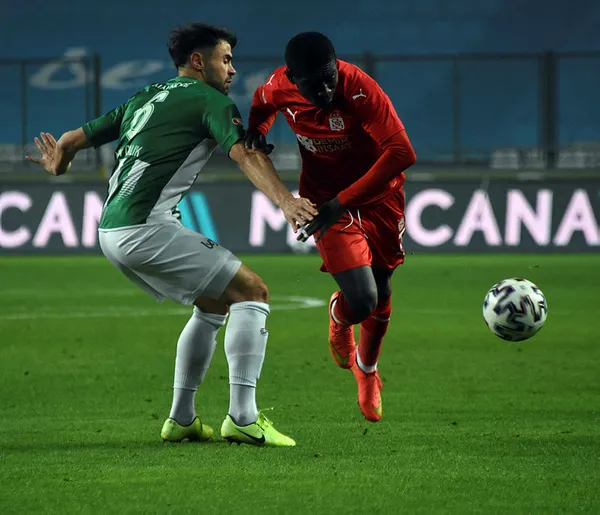 Konyaspor evinde Sivasspor’a mağlup oldu