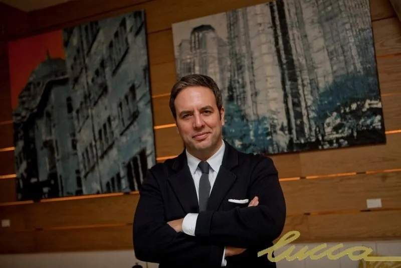 sosyetenin-mekanina-narkotik-darbesi-giris-cikislar-kapatildi-1775946768250.jpeg Sosyetenin mekanına narkotik darbesi! Mekan sahibi gözaltında - 1