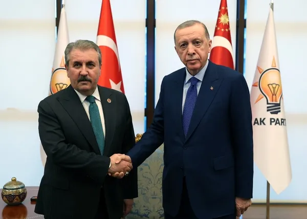 Başkan Recep Tayyip Erdoğan Büyük Birlik Partisi Genel Başkanı Mustafa Destici ile görüştü