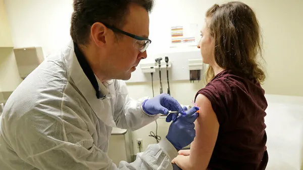 asi-olanlar-koronaviruse-yakalanacak-mi-rus-uzman-acikladi-1606430488564.jpg Aşı olanlar koronavirüse yakalanacak mı? Koronavirüs aşısı olduktan sonra maske takmak şart mı? - 2