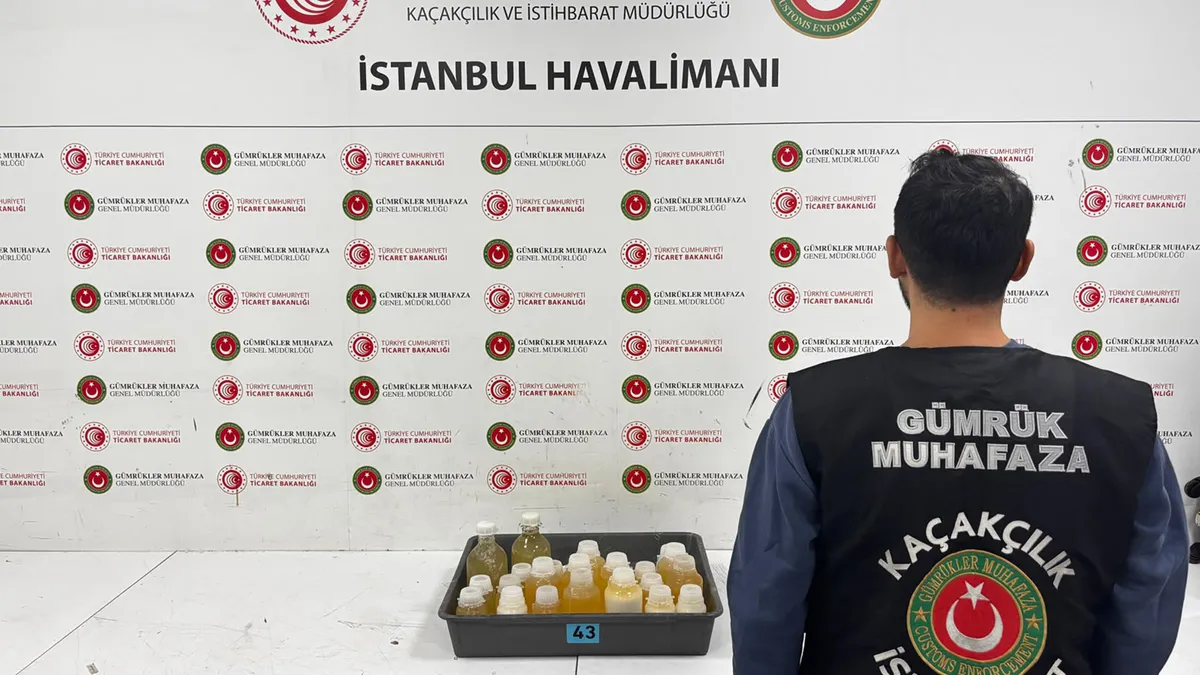 İstanbul Havalimanı’nda zehir tacirlerine darbe! 34 kilo 400 gram kokain ele geçirildi