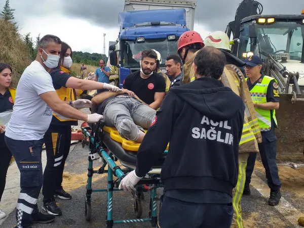 Son dakika: Beykoz'da iki TIR ile bir minibüs çarpıştı: Sürücü hayatını kaybetti - 5