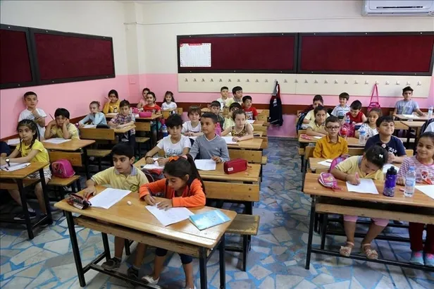 MEB yeni müfredat açıklandı mı? Yeni müfredat değişikliği nedir, ne zaman uygulanacak? Hangi sınıfların ders programı değişecek?