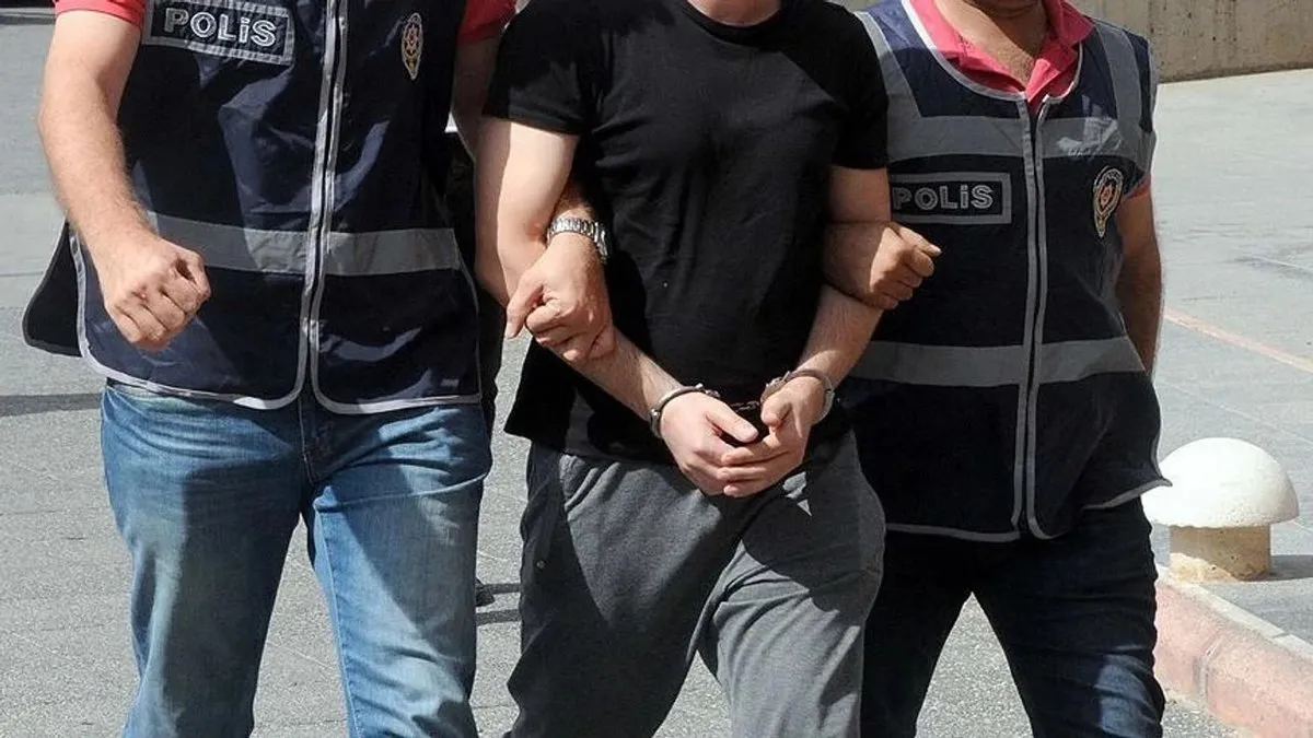 24 yıl kesinleşmiş hapis cezasıyla aranıyordu! Yakalandı