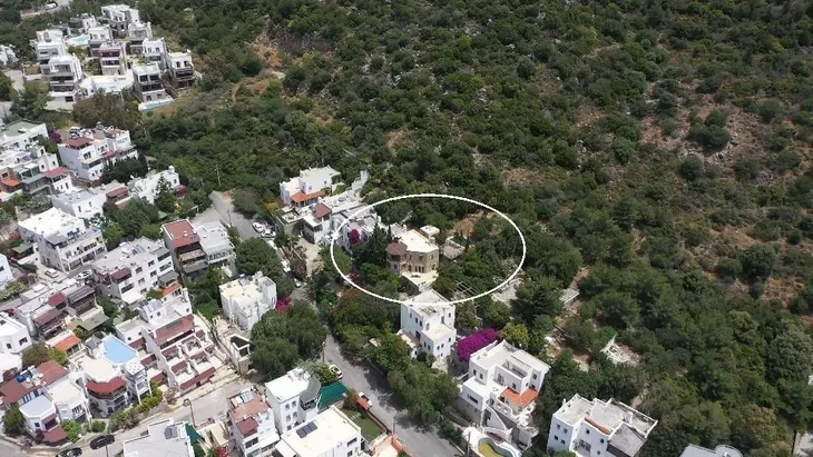1591534438633.jpg Günlerdir bitmedi! 'Güle oynaya' yıkıma vatandaşlardan büyük tepki - 3