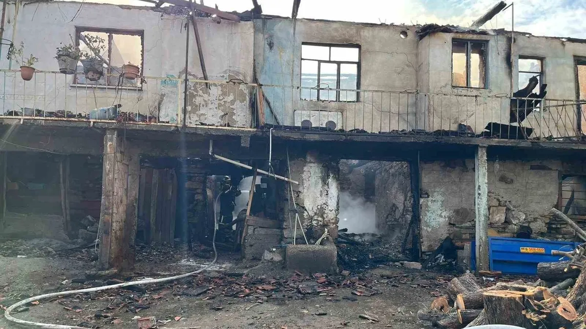 Bozdoğan'da çıkan yangında ev tamamen küle döndü