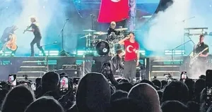 Ryan Tedder’dan Türk bayraklı tişört sürprizi