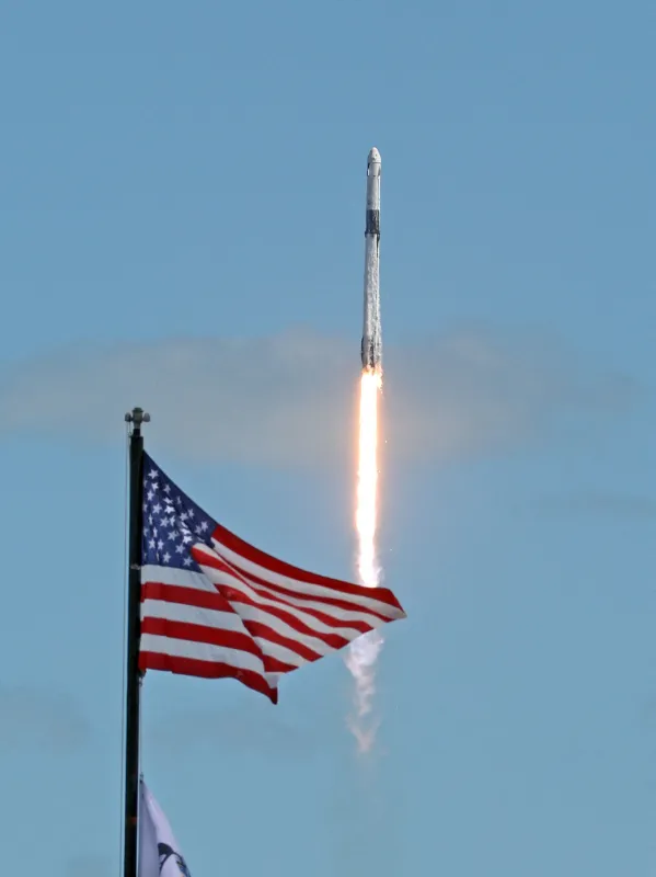 spacexten-bir-ilk-rus-kozmonot-uzaya-firlatildi-1664994605815.jpg SpaceX'ten bir ilk: Rus kozmonot uzaya fırlatıldı - 2