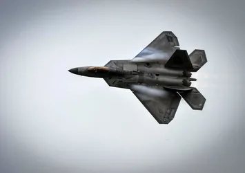 ABD, Katar'a F-22 Raptor uçağı konuşlandırdı