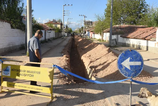 1620383173146.jpg Eskişehir'de CHP'li belediye 2 kişiyi hastanelik etti! Çeşmeden sarı renkte su aktı - 4