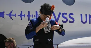 Atasever Türk ve Azerbaycan bayrakları açtı!