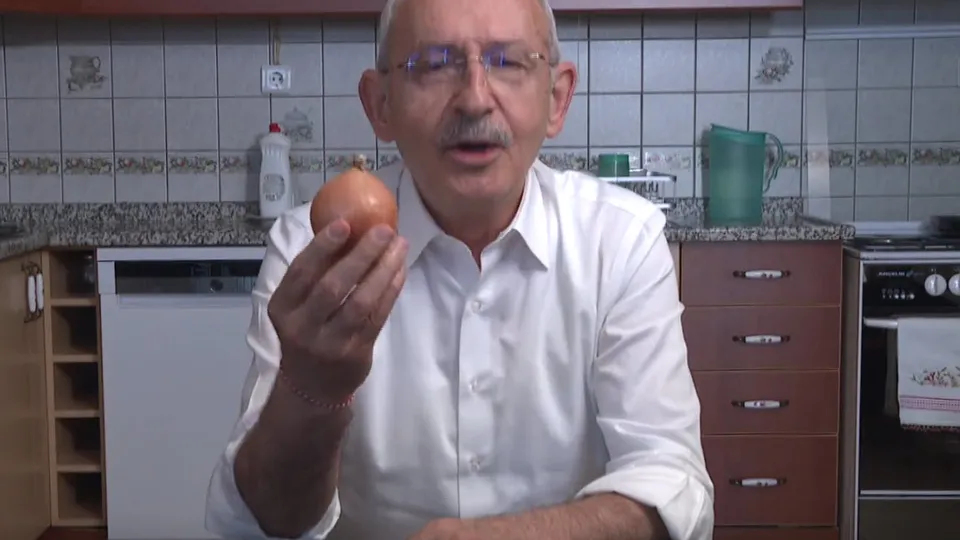 7’linin cumhurbaşkanı adayı Kemal Kılıçdaroğlu’dan ‘soğan’lı provokasyon