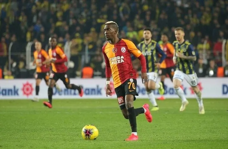 Galatasaray’da 8 ismin bileti kesildi