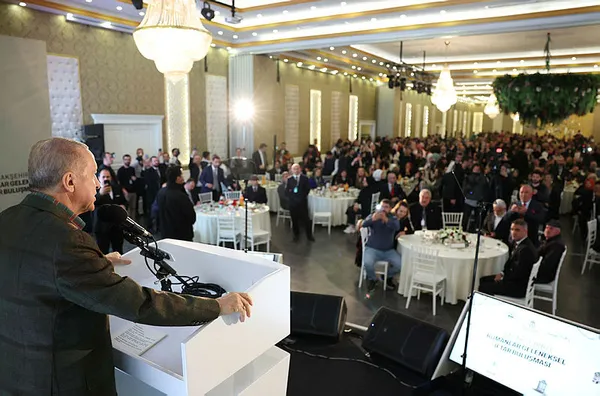 romanlar-ile-iftar-bulusmasinda-baskan-erdogandan-kritik-aciklamalar-basari-hanemize-yeni-yildizlar-ekleyecegi-1680980568662.jpg Romanlar ile İftar Buluşması’nda Başkan Erdoğan’dan kritik açıklamalar: Başarı hanemize yeni yıldızlar ekleyeceğiz - 6