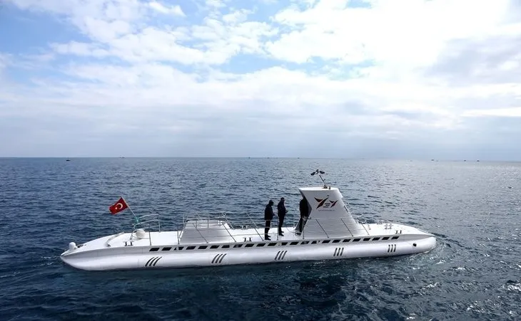 Antalya’da turistik denizaltı heyecanı