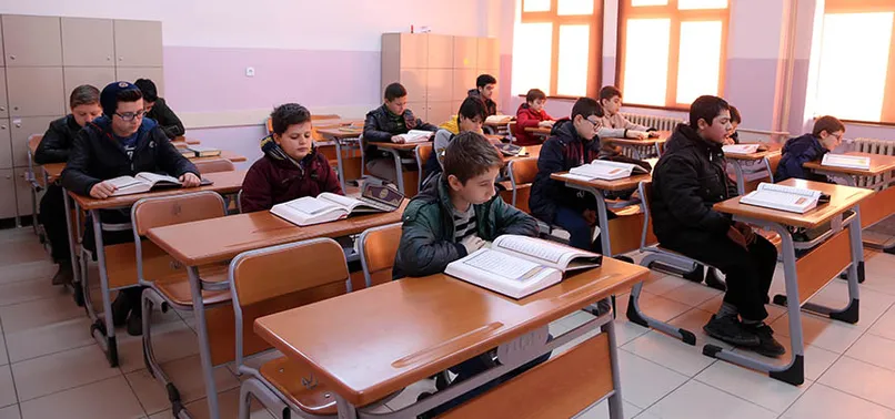 İmam Hatipli öğrencilerden Mehmetçik'e dua