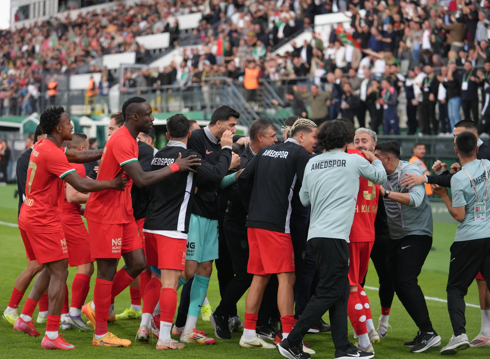 Amedspor Süper Lig'e yükseldi! Başkan Erdoğan'dan tebrik mesajı