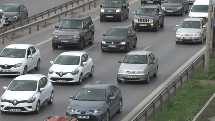 Son dakika: İstanbul’da cumhuriyet bayramı öncesi trafik yoğunluğu rekor seviyeye ulaştı - 3