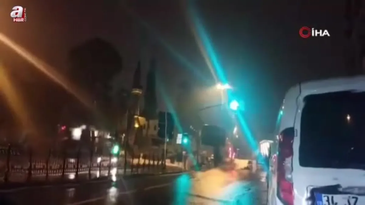 Ataşehir'de zincirleme trafik kazası: 6 yaralı