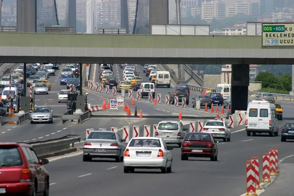 son-dakika-istanbulda-aksam-saatlerinde-trafik-yogunlugu-yasaniyor-1633446273253.jpg Son dakika: İstanbul'da akşam saatlerinde trafik yoğunluğu yaşanıyor - 2