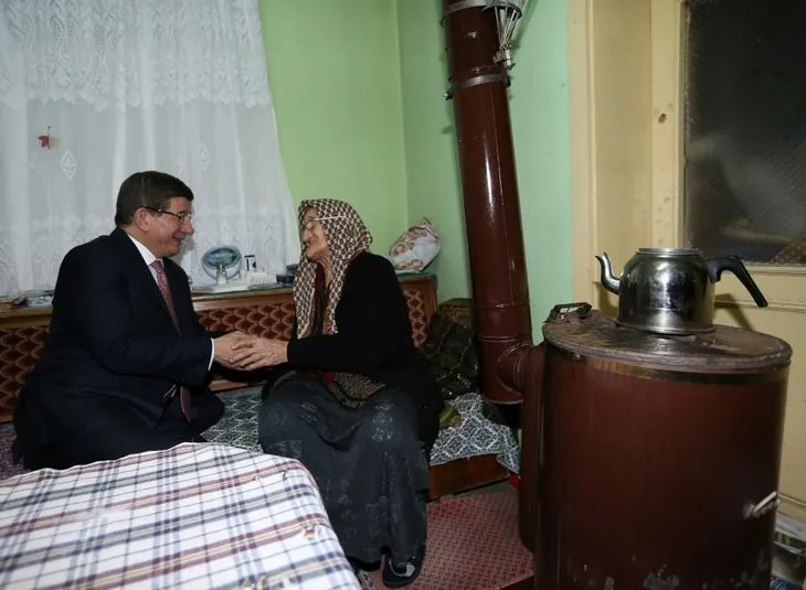 Başbakan Kızılcahamam’da Emine Teyze’yi ziyaret etti