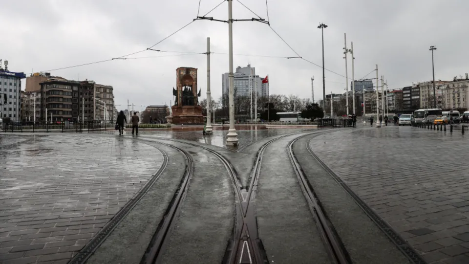 Son dakika | İstanbul'da hava aniden karardı! Dolu yağışı etkili oldu! Yola çıkacaklar dikkat! Trafik kilit