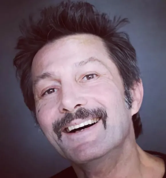 Sanatçı Erdal Uğurlu vefat etti | Okan Bayülgen’den taziye mesajı