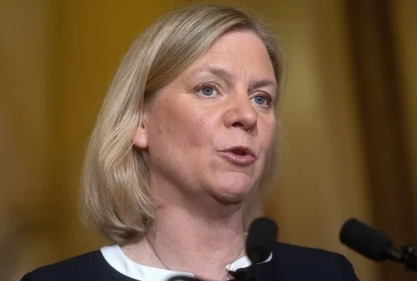 Son dakika: Başbakan Magdalena Andersson şantaja boyun eğdi! İsveç yine PKK’lı vekil Amineh Kakabaveh’i seçti!