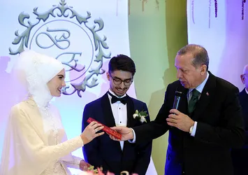Cumhurbaşkanı Erdoğan, nikah şahidi oldu
