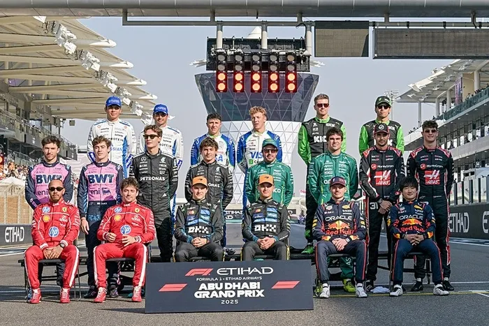 lando-norris-4-yillik-seriyi-devirdi-formula-1de-sampiyon-belli-oldu-1765121748020.jpeg Fotoğraf (AA)