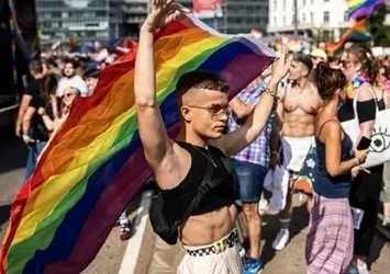 Rusya'dan 'TOP'lu kıyım! Rusya Adalet Bakanlığı LGBT terörünü resmi olarak yasakladı
