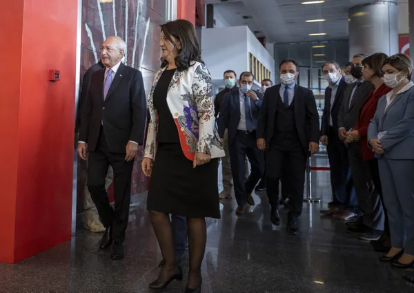 1640697888676.jpg Bu kez aynı karedeler! HDP'den CHP'ye ziyaret - 6